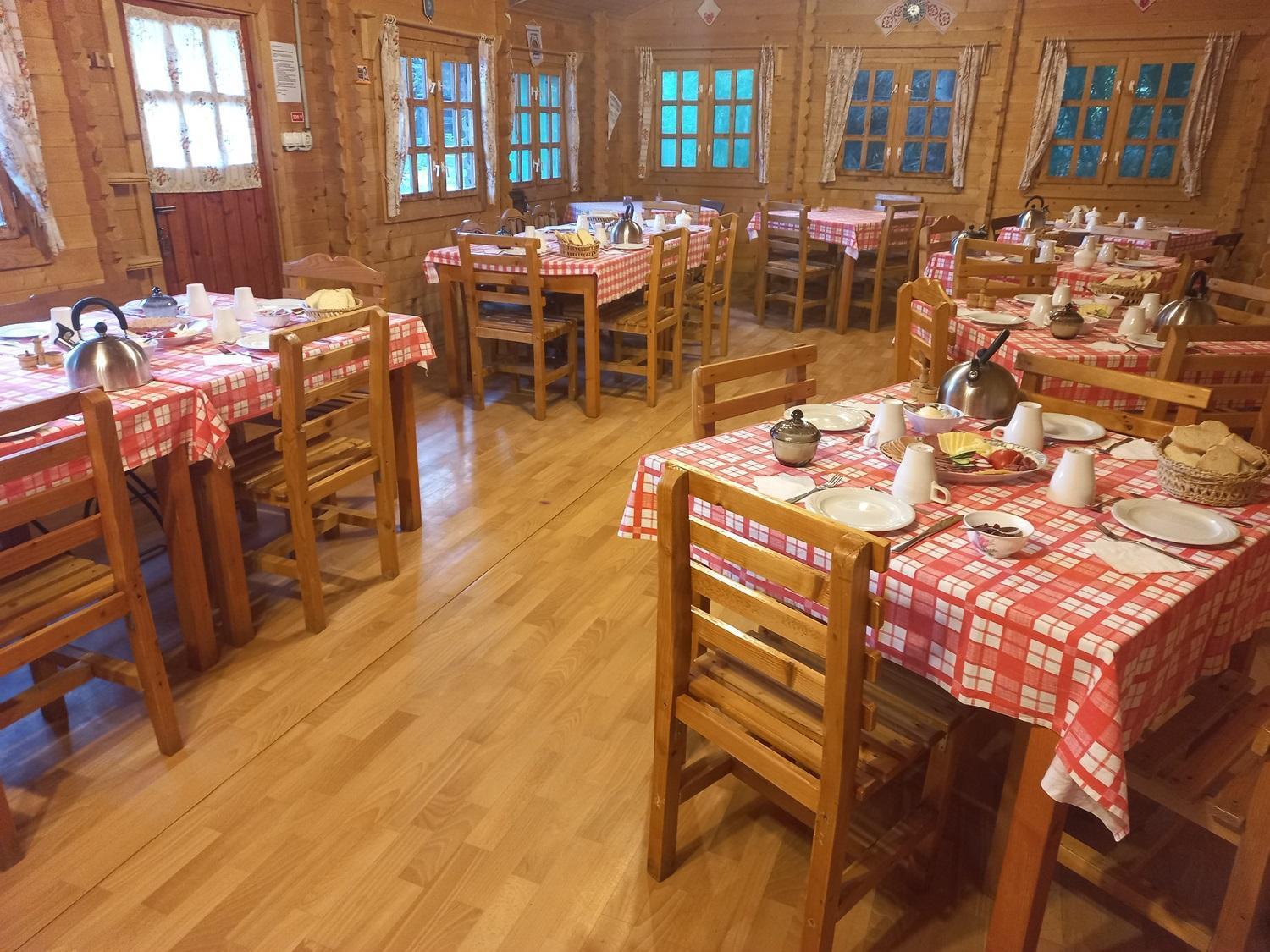 Casa Edelweiss - Gyopar - Flore De Colt Rimetea Exteriör bild